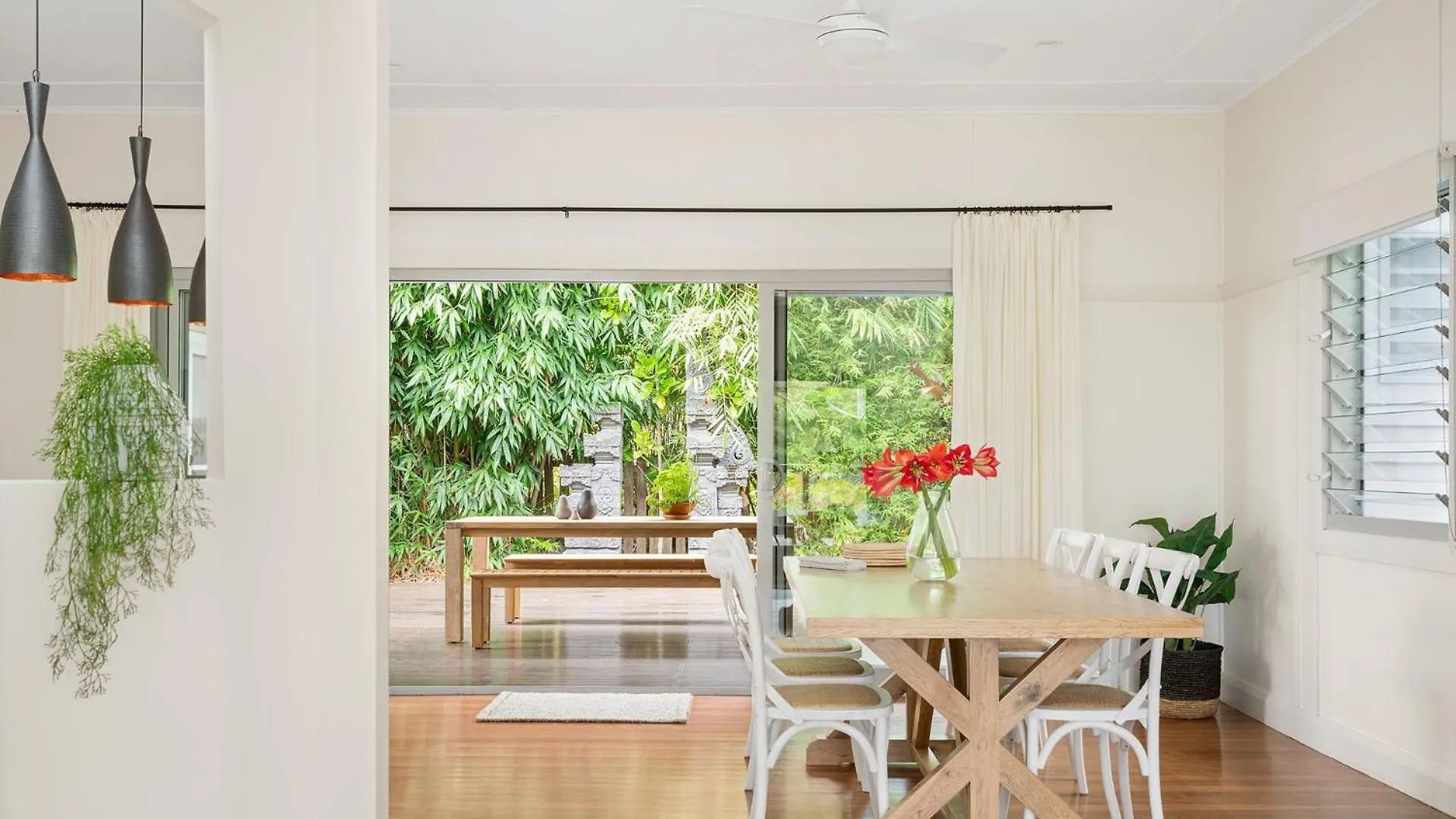 A Perfect Stay - The White Rabbit Byron Bay Holiday home